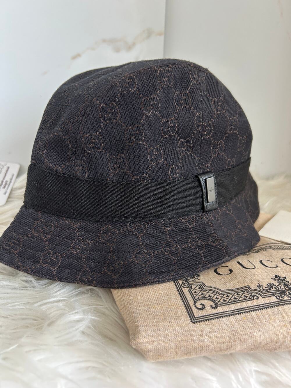 Gucci Bucket Hat in GG Supreme